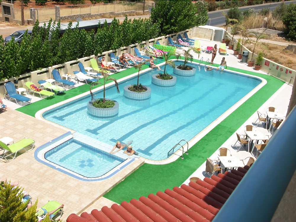 Nikos Hotel - carbon neutral hotel in Malia