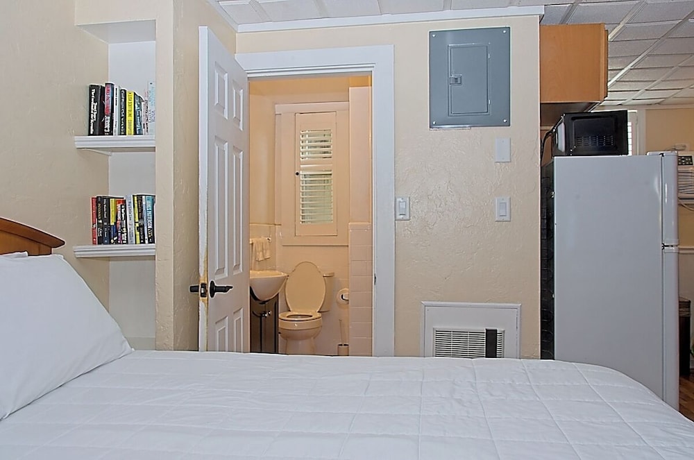 Vineyard Harbor Motel Private Beach - photo 273