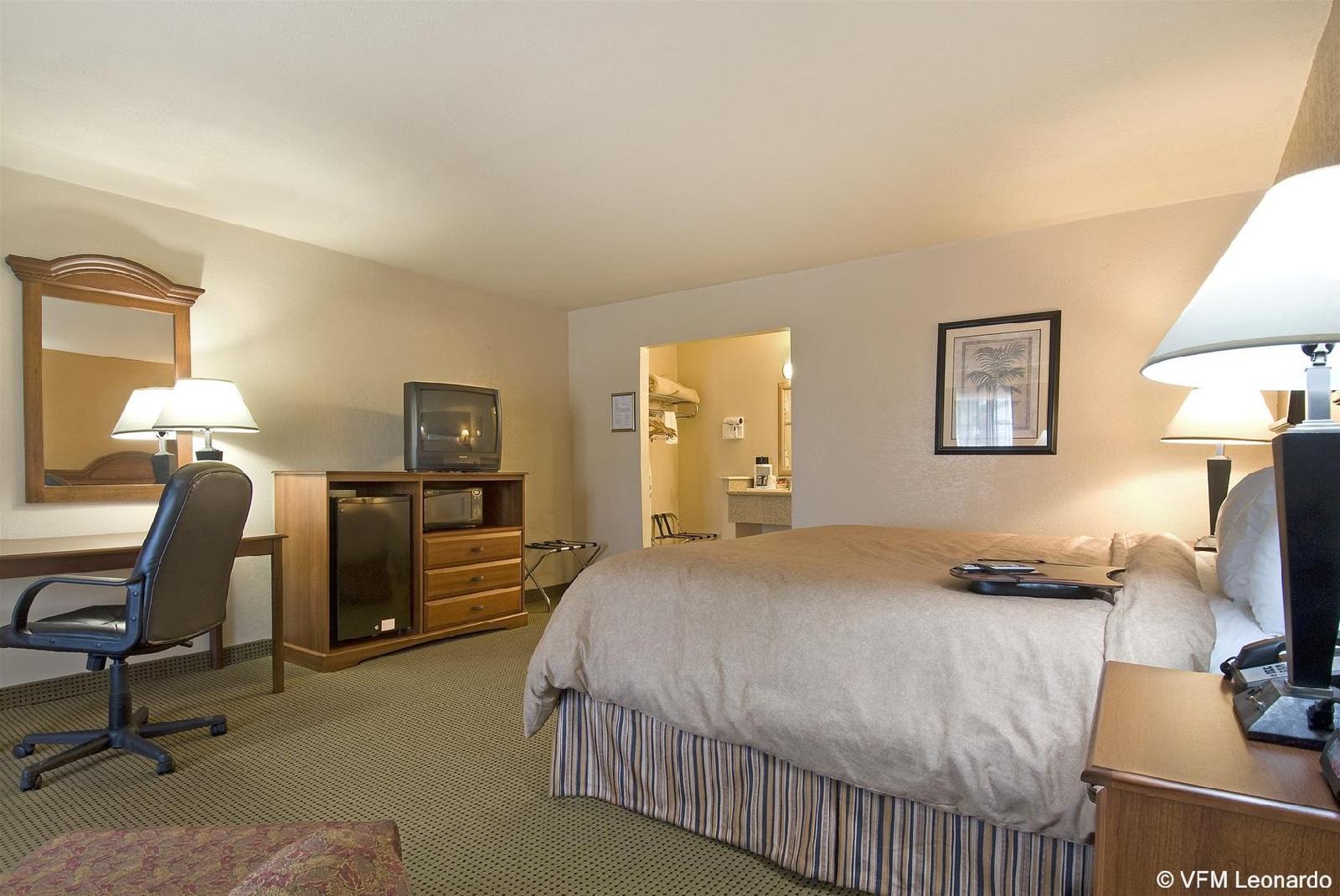 Best Western Swiss Clock Inn - photo 4