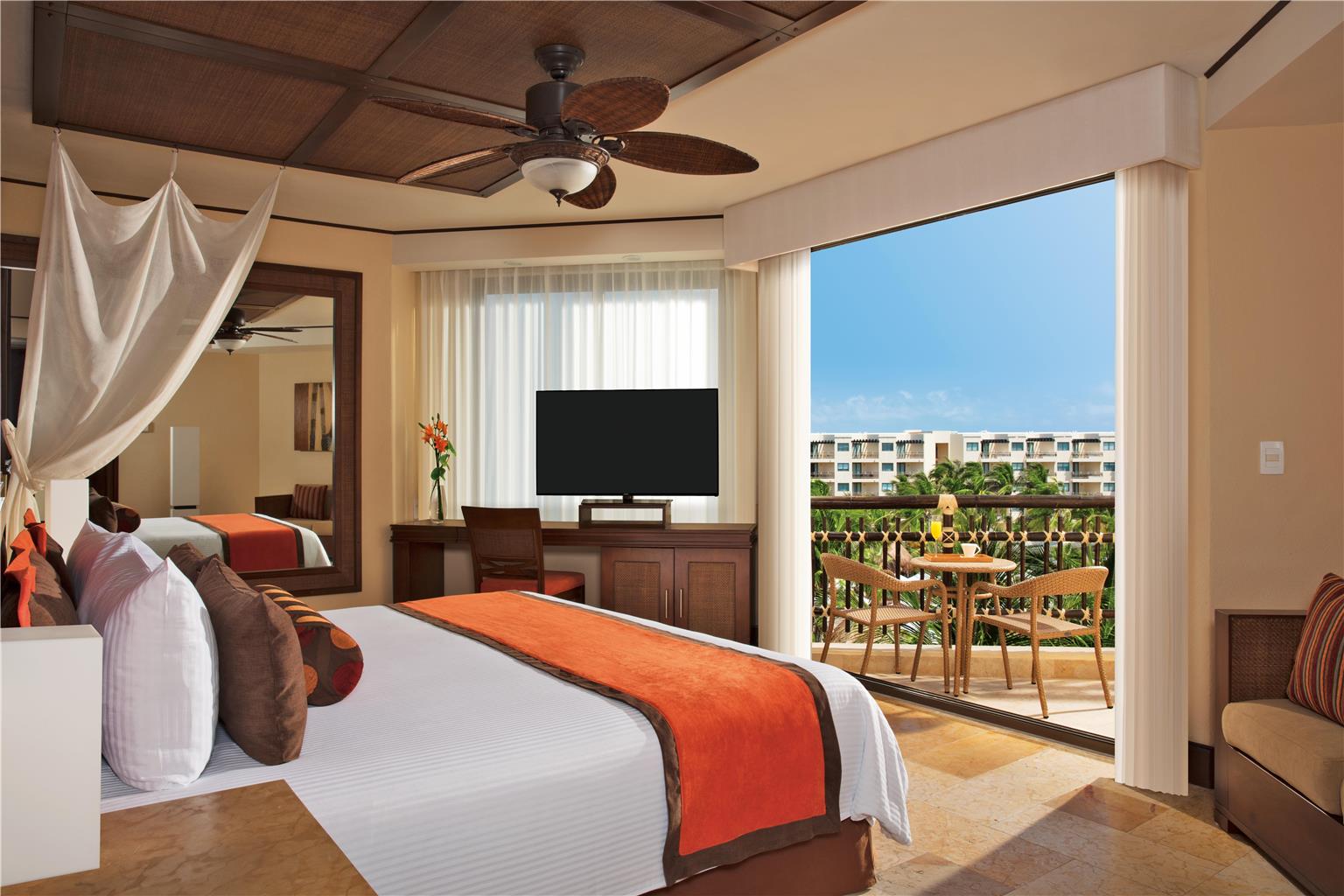 Guest room