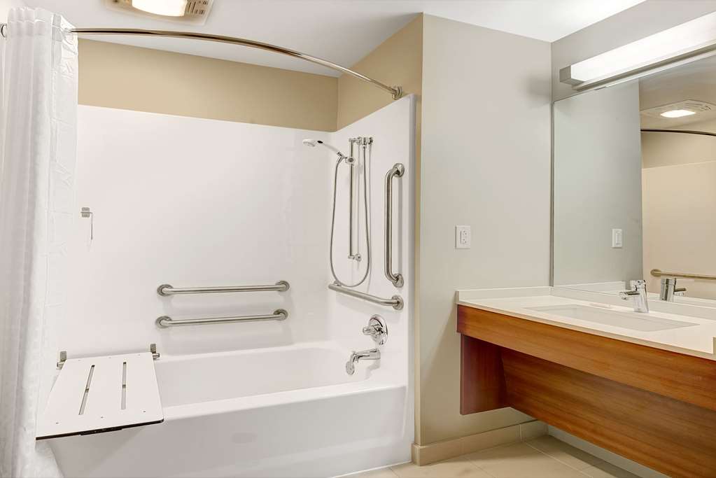 Microtel Inn & Suites By Wyndham Philadelphia Airport Ridley - photo 6