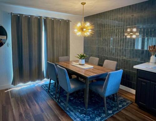 Remodeled Excellent Neighborhood — Roseville — photo 3