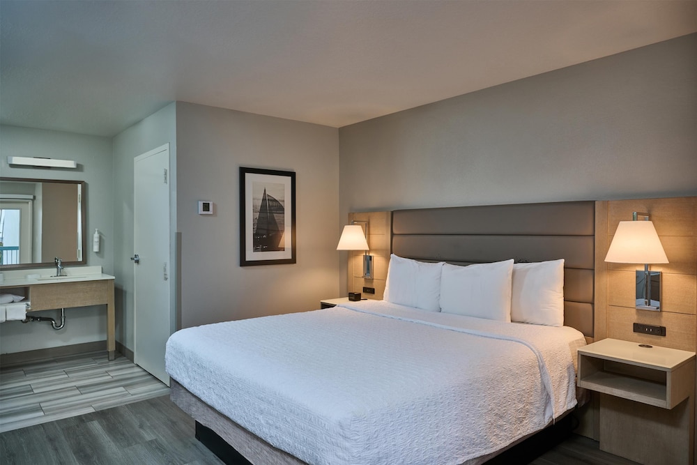 Hampton Inn & Suites Hermosa Beach - photo 20