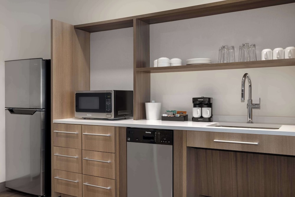Home2 Suites by Hilton Bristol - photo 13