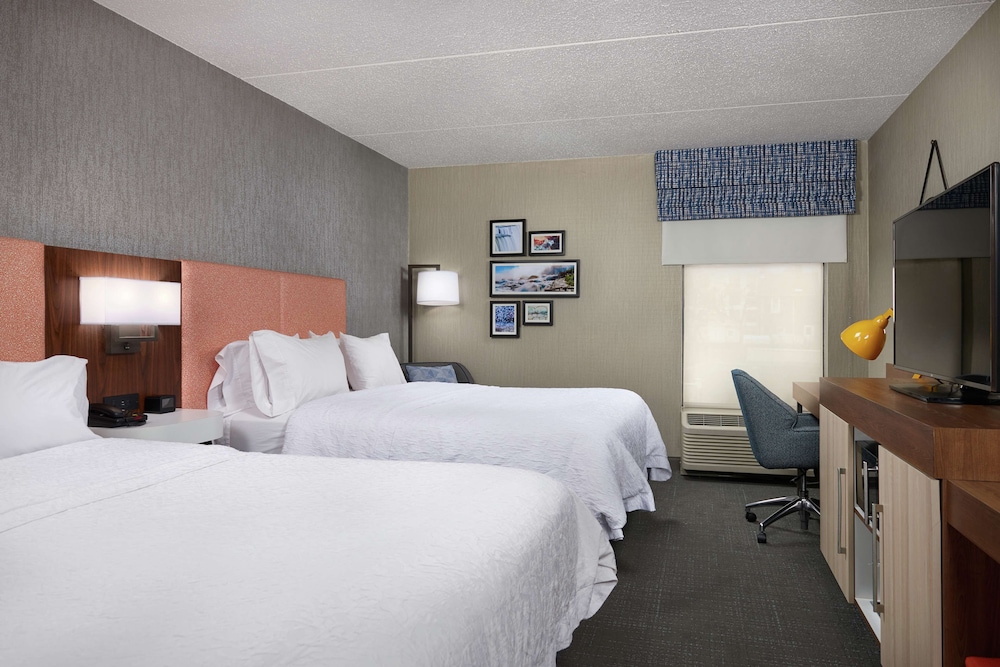 Hampton Inn Niagara Falls - photo 8