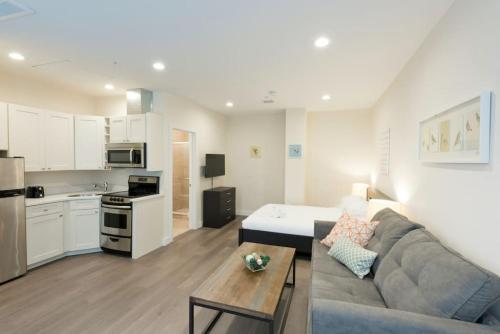 Simple Studio Walk to MGH Beacon Hill and North End — 4-Star Luxury Hotel in Boston, United States