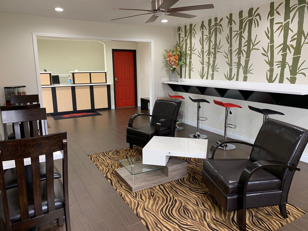 Regency 7 Motel - photo 15