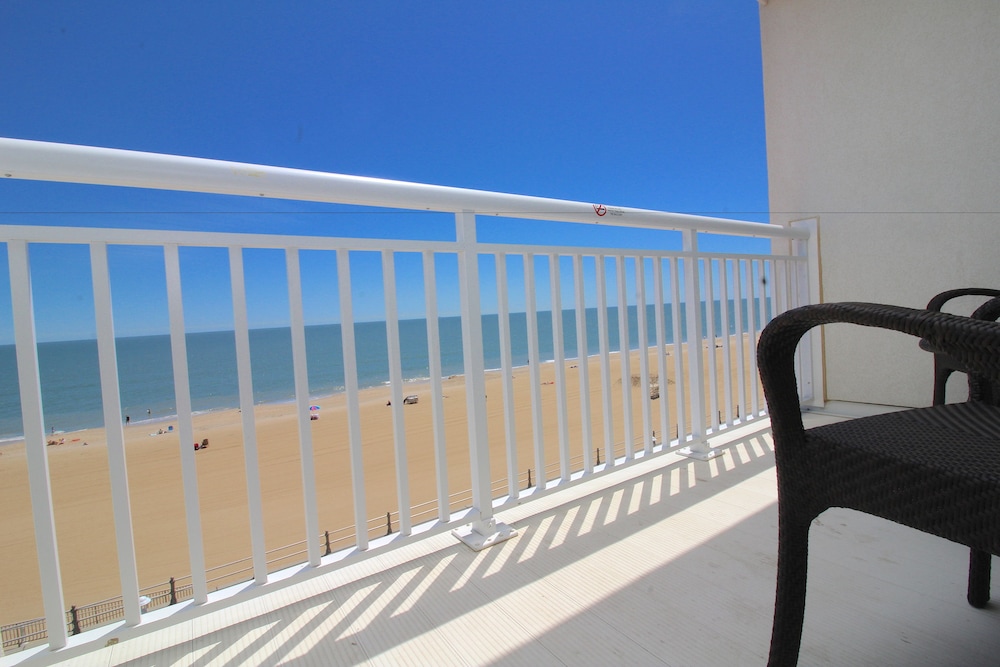 Ocean Sands Resort Oceanfront Virginia Beach by Vacatia - photo 17