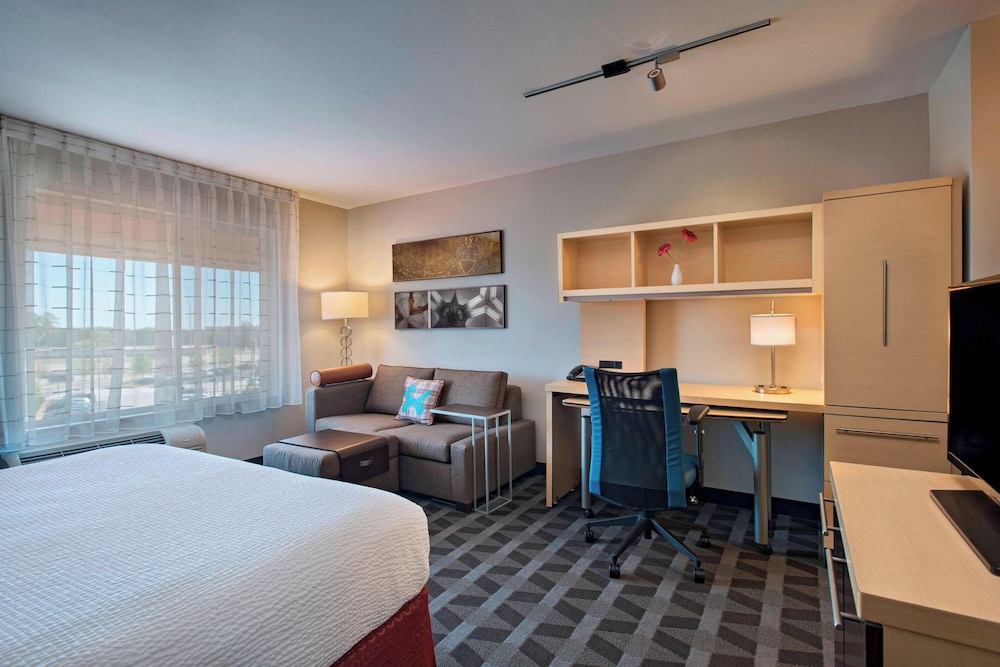 TownePlace Suites Fayetteville Cross Creek - photo 12