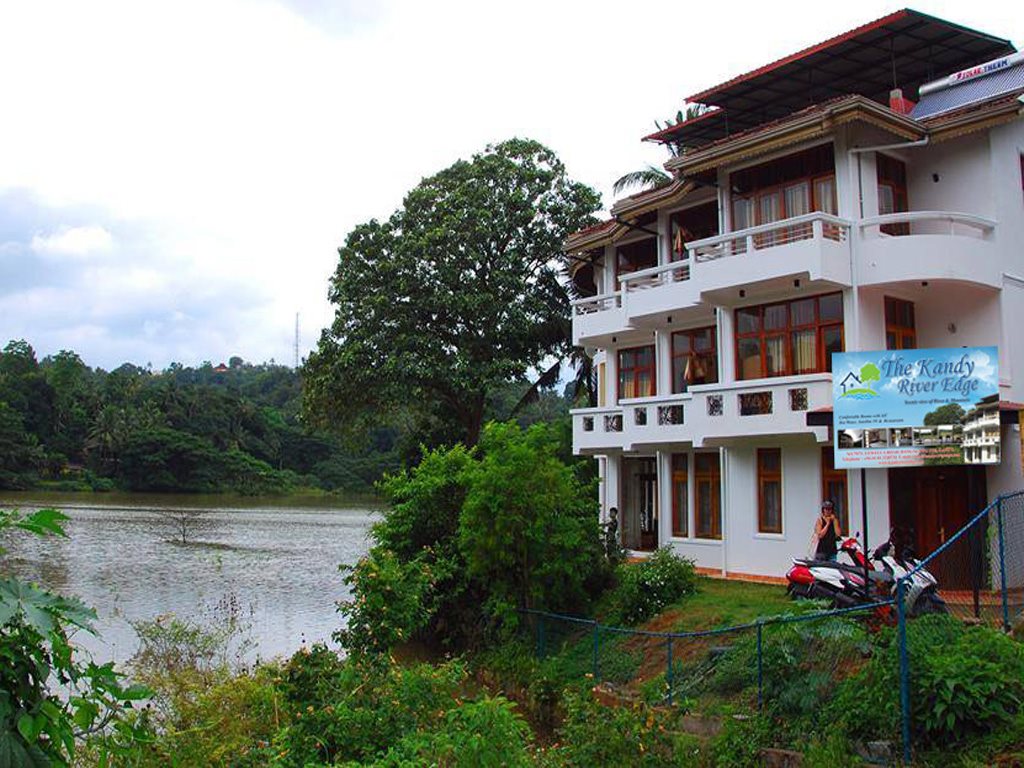 River's Edge - carbon neutral hotel in Kandy