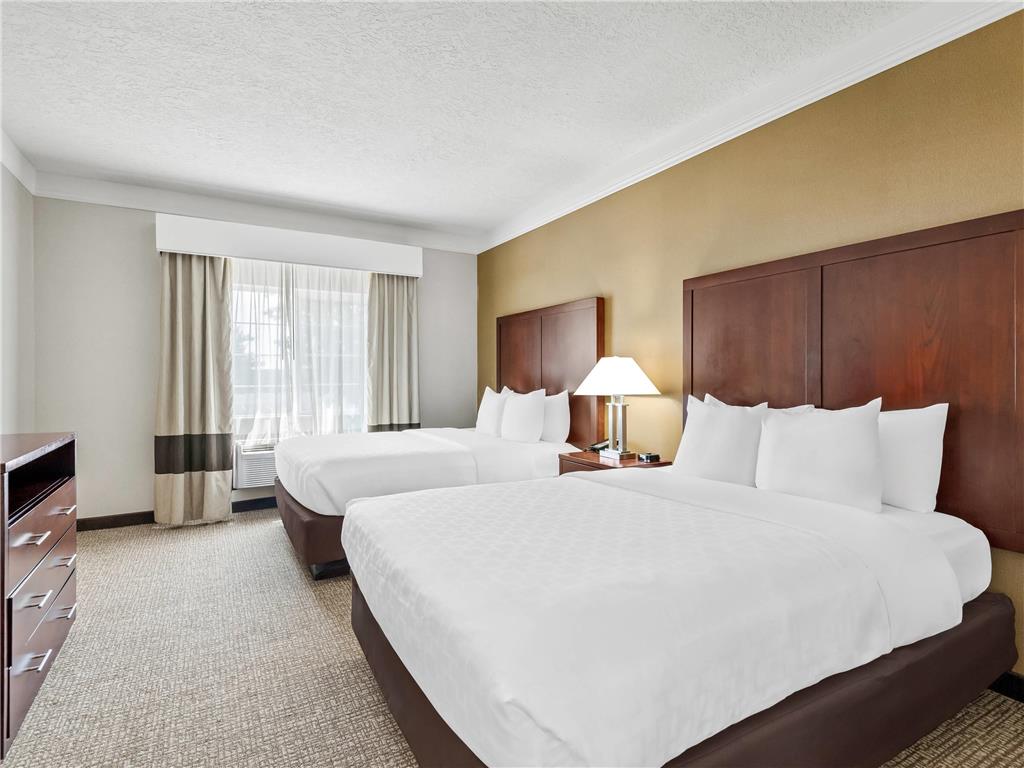 Comfort Suites Linn County - photo 34
