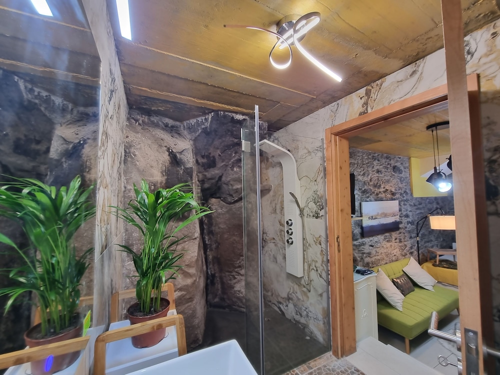Room discover Magical Calheta — Calheta — photo 5