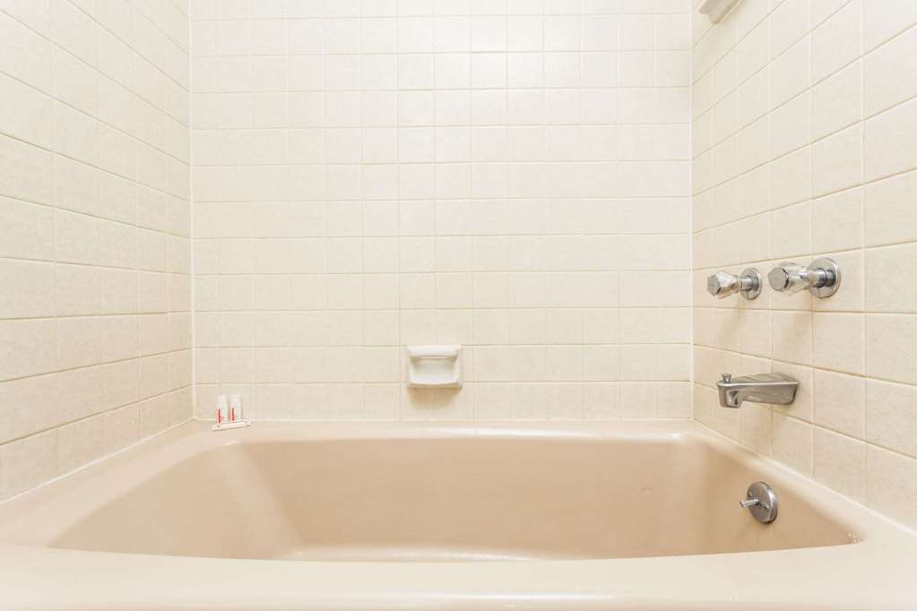 Super 8 by Wyndham Wendover - photo 13