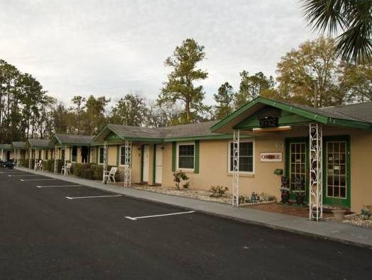 High Springs Country Inn — hotel in High Springs