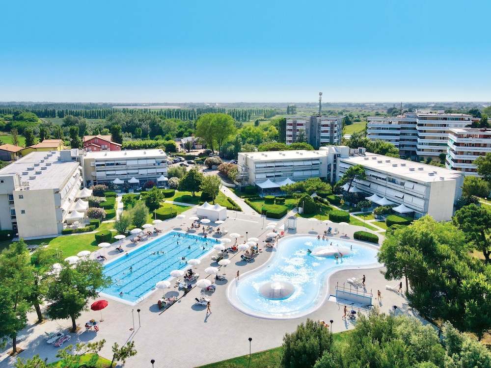 Isaresidence Holiday Resort — 4-Star Luxury Hotel in Chioggia, Italy