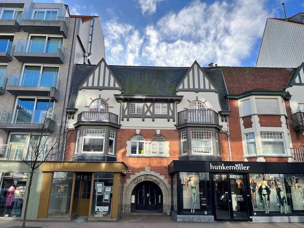 Apartment Nieuwpoort near the Beach — 4-Star Luxury Hotel in Nieuwpoort, Belgium