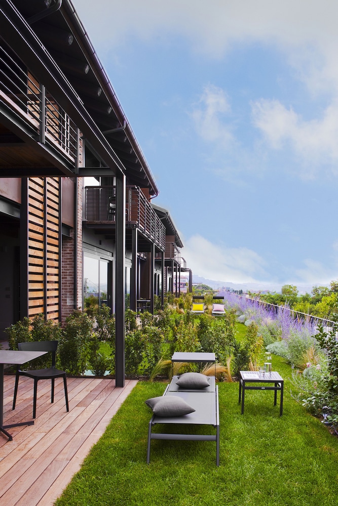Arborina Relais - carbon neutral hotel in La Morra