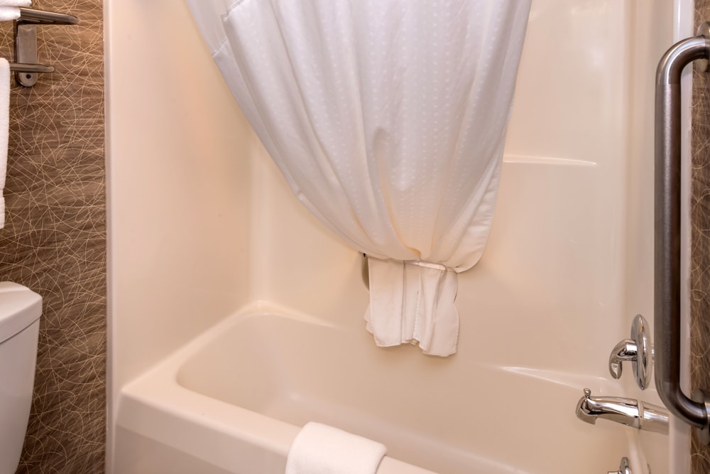 Holiday Inn Express & Suites Bucyrus by IHG - photo 24