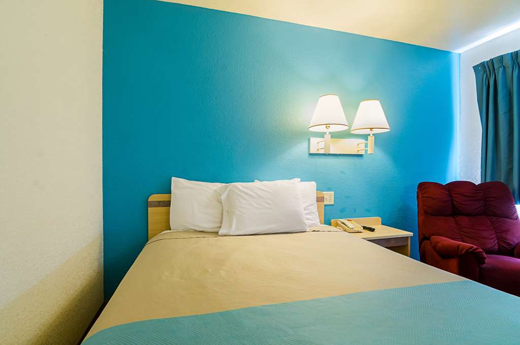 Motel 6 Mitchell SD - photo 13