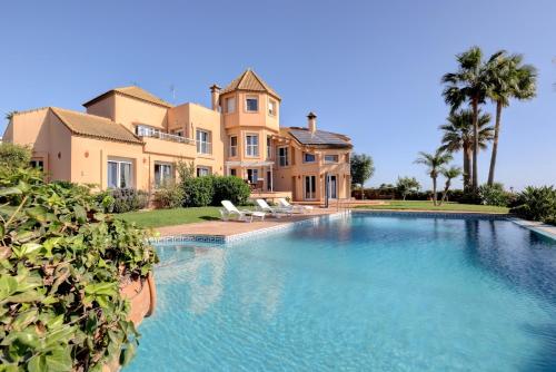 Villa Alcaidesa Vistas al Mar — 4-Star Luxury Hotel in San Roque, Spain