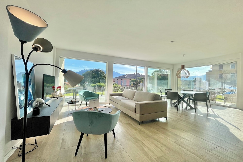 Modern House Apartment 1 — 4-Star Luxury Hotel in Menaggio, Italy