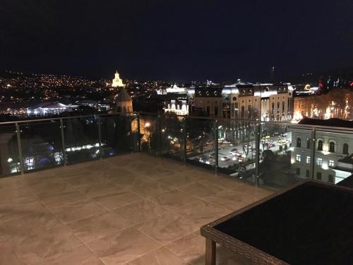 Lesya Apartment with Terrace
