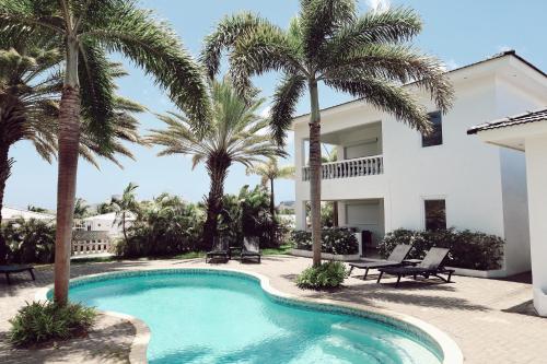 Palm Crest Curacao 150A — 4-Star Luxury Hotel in Willemstad, CURAÇAO