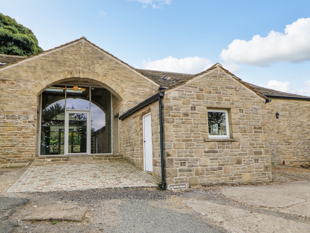 3 Barn Cottages in Halifax, United Kingdom