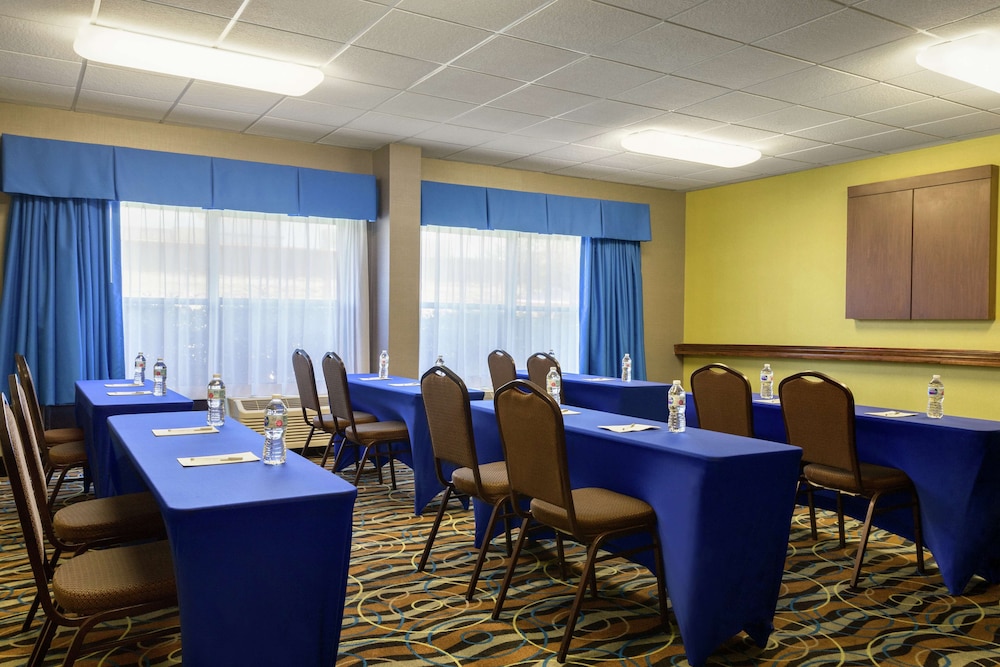 Hampton Inn Birmingham Trussville - photo 42