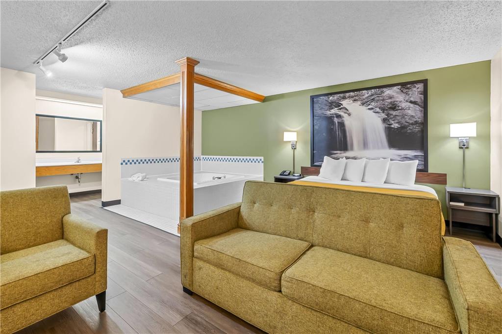 Super 8 by Wyndham Watertown WI - photo 32