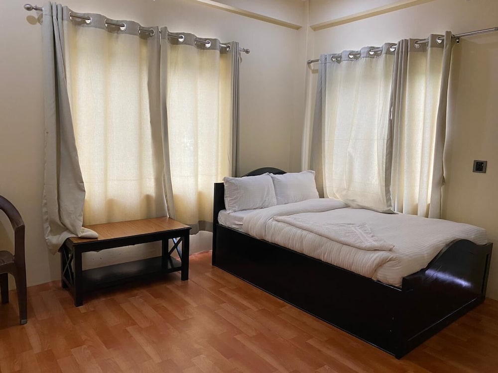 Jay shambhoo pumdikot lodge & restaurant — 4-Star Luxury Hotel in Pokhara, Nepal