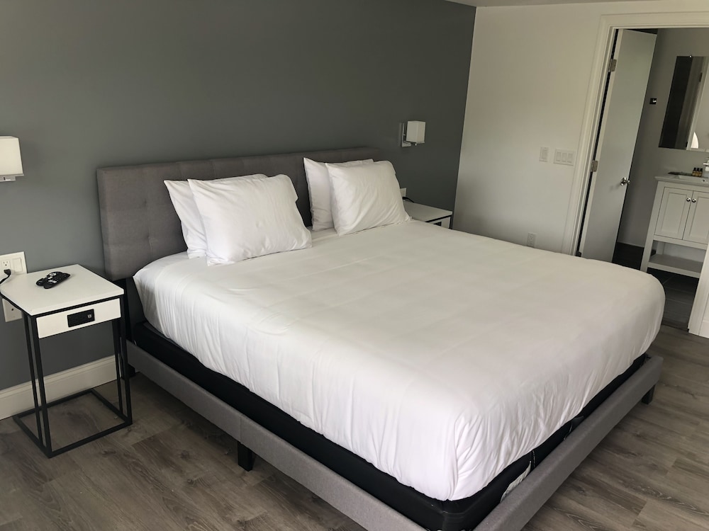 Sand Dollar Inn - featured photo