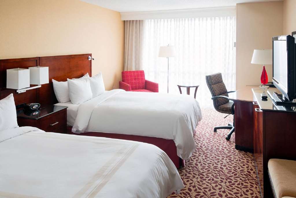Wyndham Cleveland Airport - photo 8