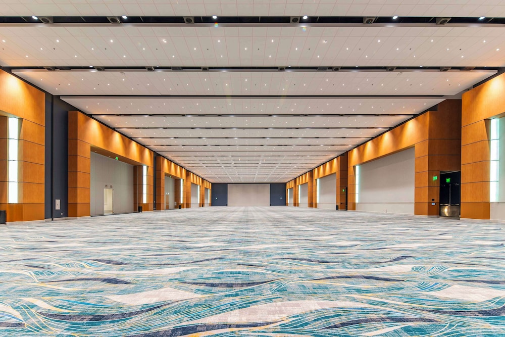 Doubletree by Hilton Cedar Rapids Convention Complex - photo 39