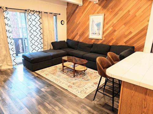 3BR Condo Near Lake & Skiing
