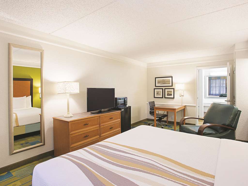 La Quinta Inn by Wyndham San Diego Chula Vista - photo 9