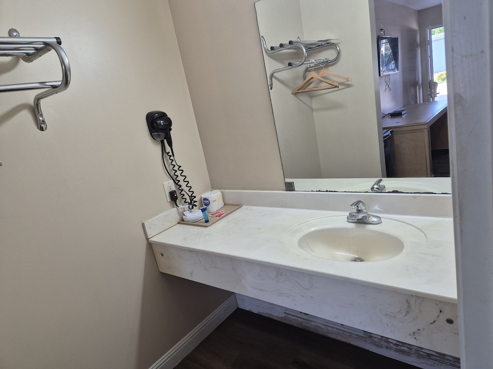 General Bragg Inn & Suites Chickamauga - photo 26