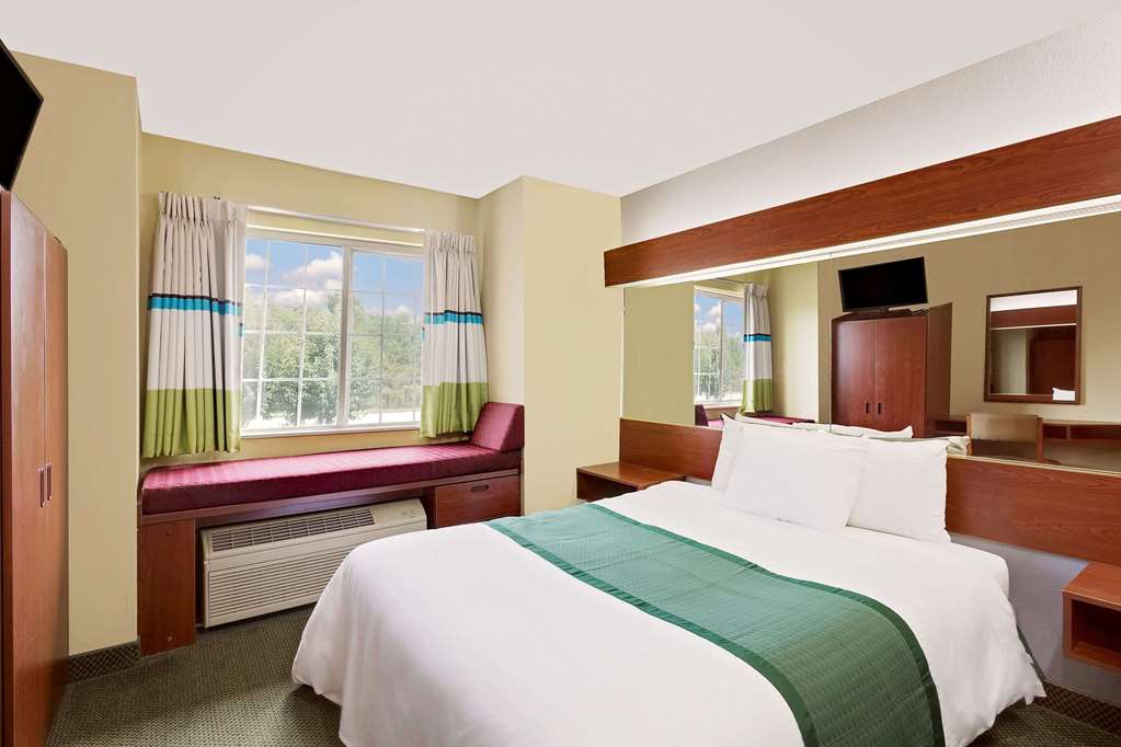 Microtel Inn & Suites by Wyndham Thomasville High Point Lexi - photo 19