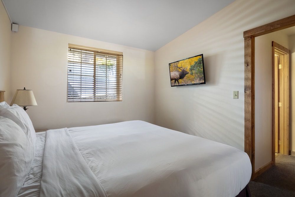 Elk Refuge Inn - photo 37