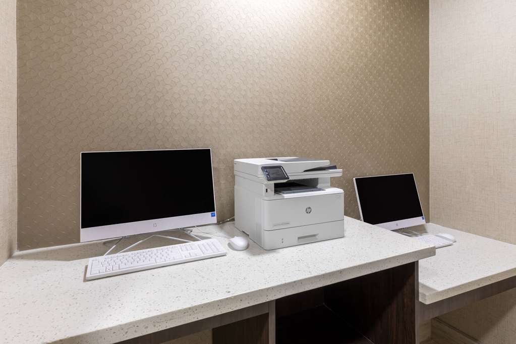 La Quinta Inn & Suites by Wyndham New Braunfels - photo 67