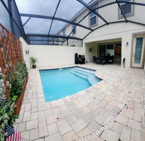 5BR Pool Home for 12 in Luxe Resort by Disney Universal & All Theme Parks in Kissimmee, United States