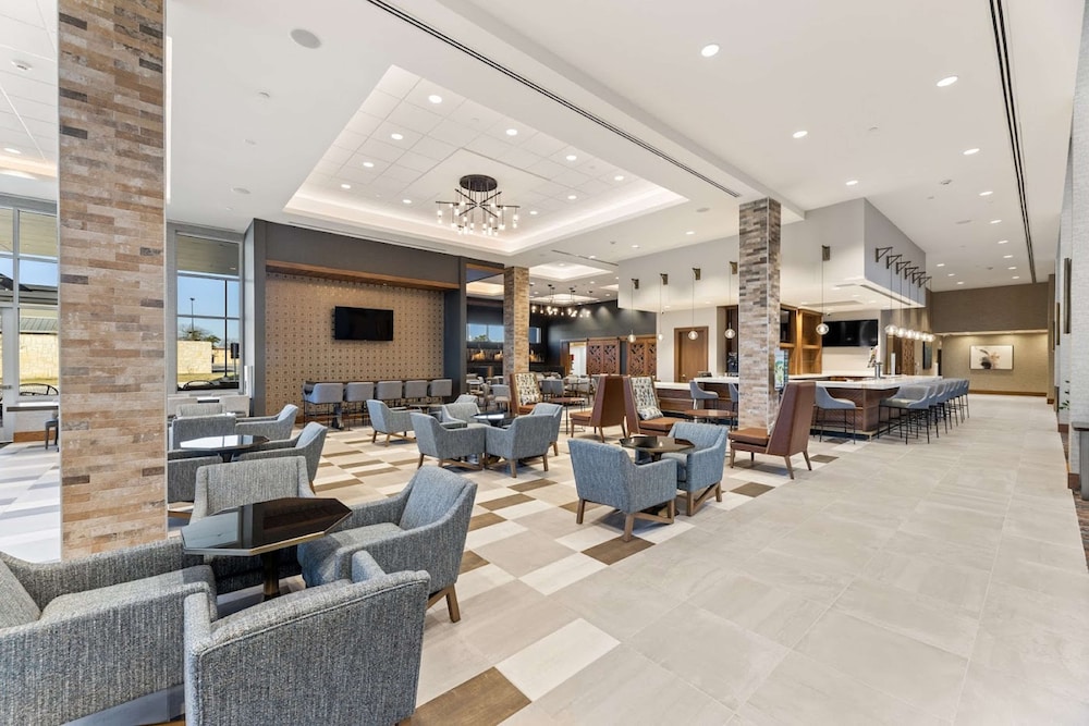 Embassy Suites by Hilton Irving Las Colinas - photo 6