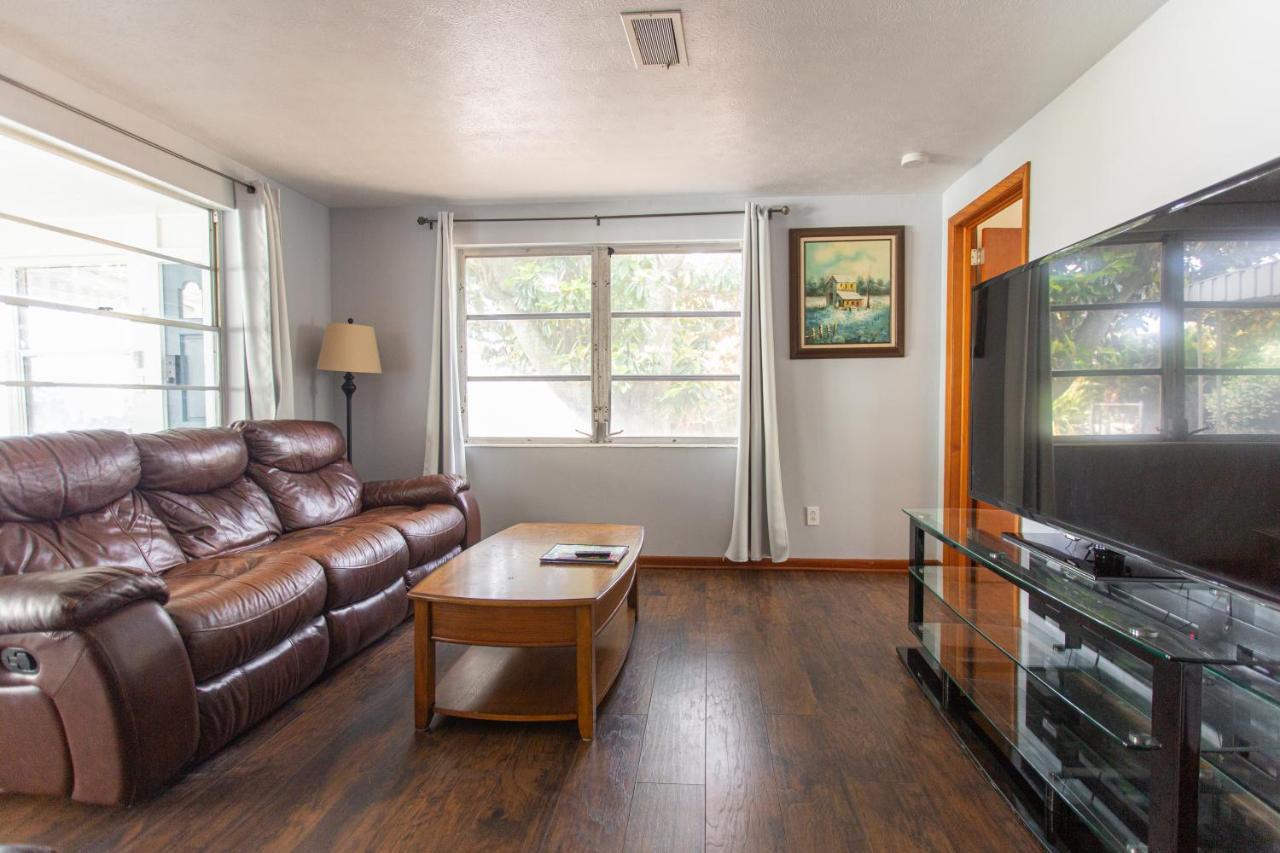 Two Bedroom Home Walking Distance from The Beach — 4-Star Luxury Hotel in Jacksonville Beach, United States
