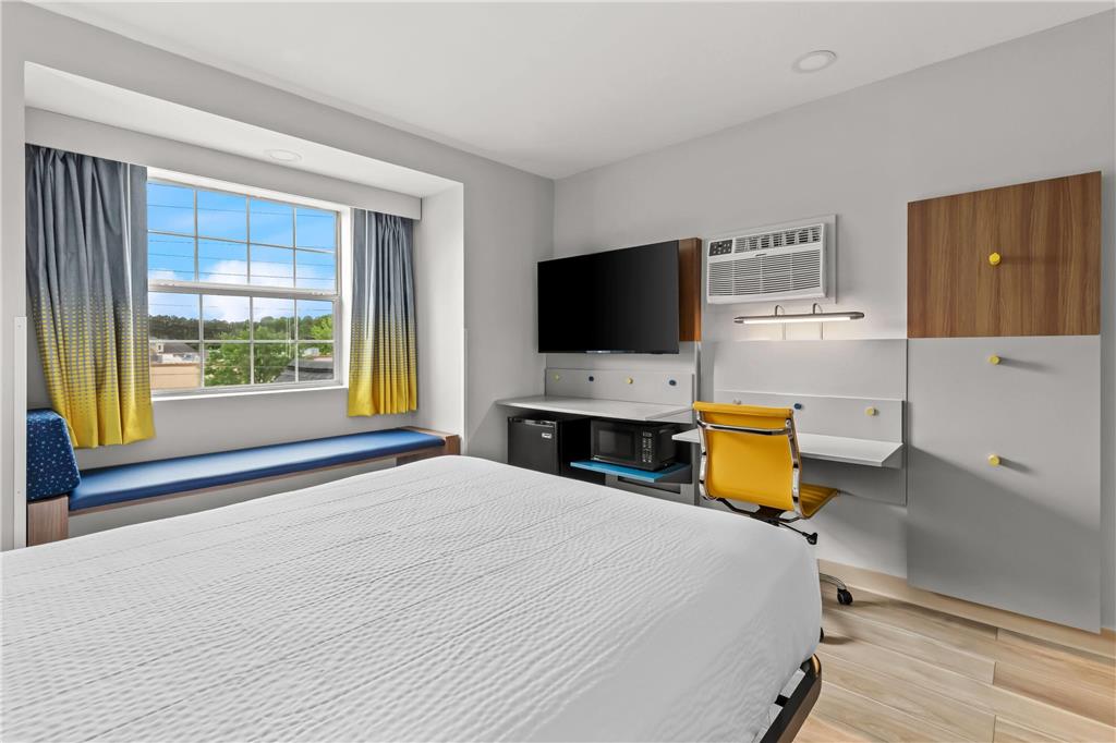 Microtel Inn & Suites by Wyndham Norcross - photo 22