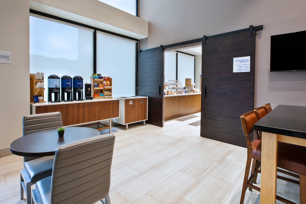 Holiday Inn Express NYC Brooklyn Sunset Park by IHG - photo 27