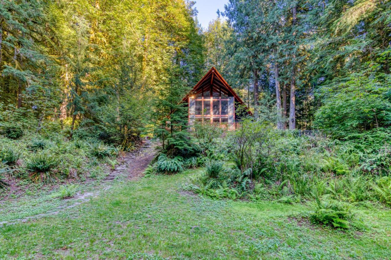 Rustling Waters Getaway - carbon neutral hotel in Unknown City