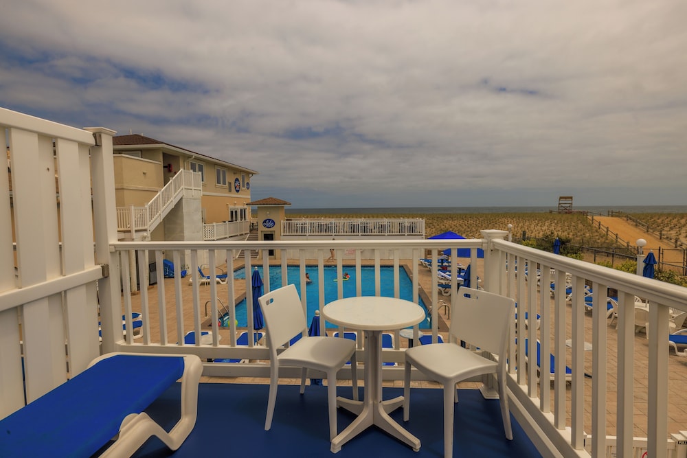 The White Sands Oceanfront Resort & Spa - photo 40