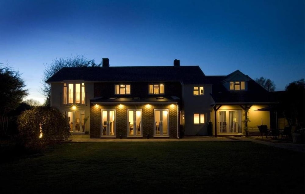 Kent House Bed & Breakfast — 4-Star Luxury Hotel in Leeds, United Kingdom