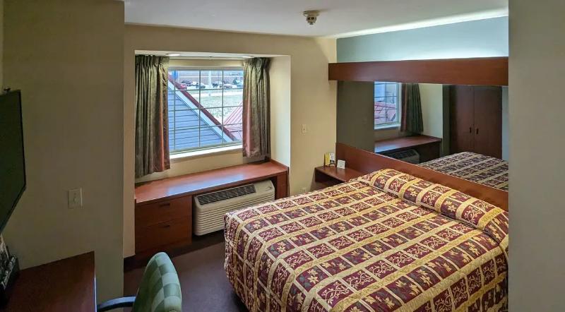St Clair Inn and Suites - photo 13