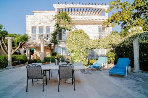 House Villa Oaza — 4-Star Luxury Hotel in Rogoznica, Croatia